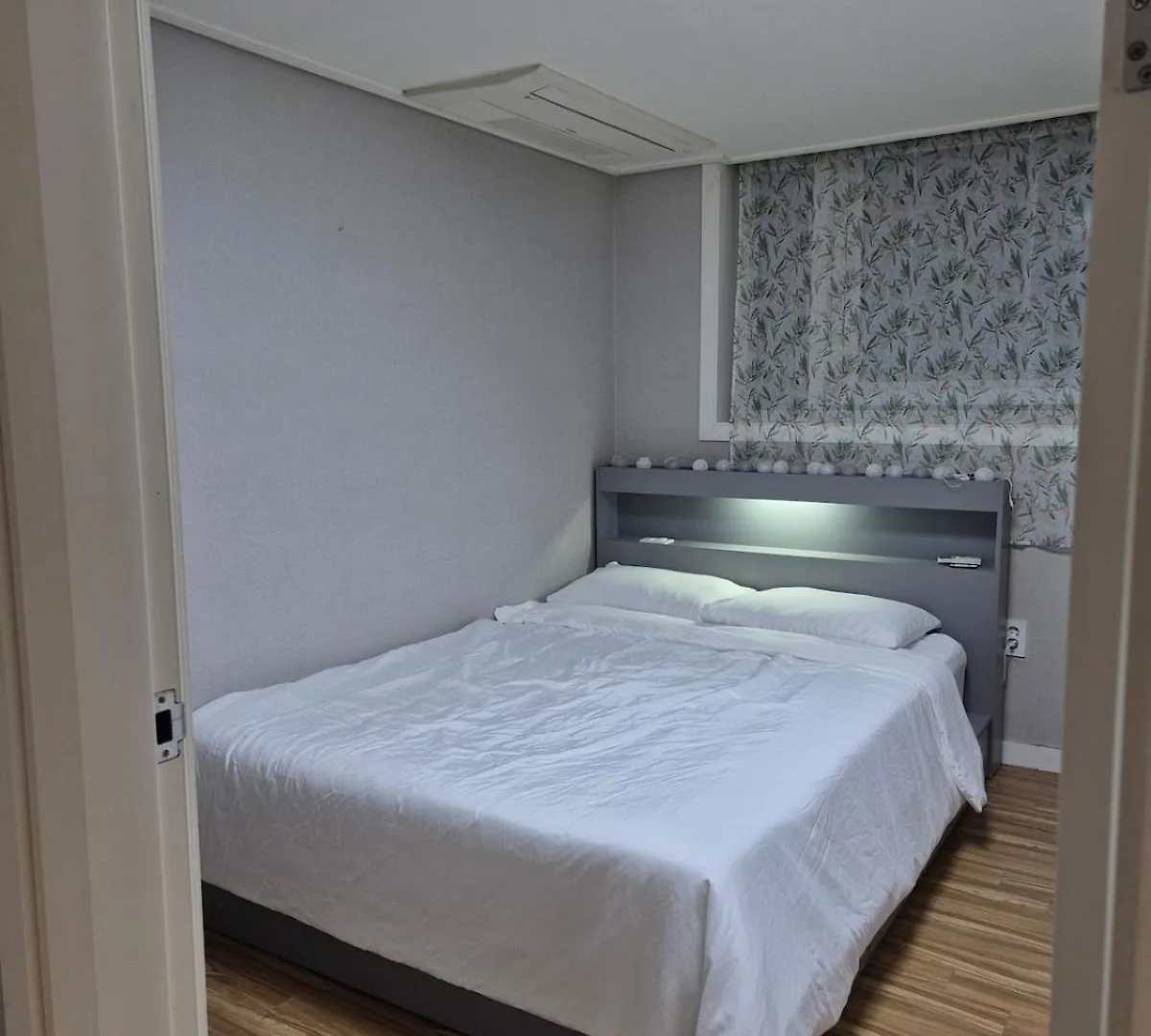 Spacious Loft In The Heart Of Gangnam Near Coex Seoul Apartment